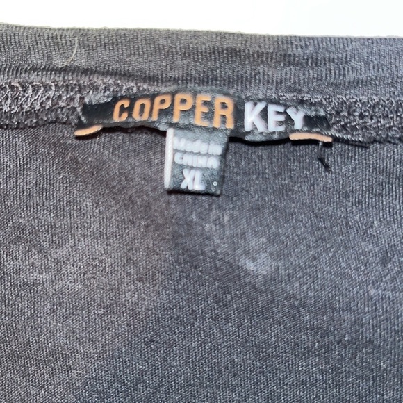 Copper Key size XL black scoop neck short sleeve tee fringe slight high low - Picture 7 of 9